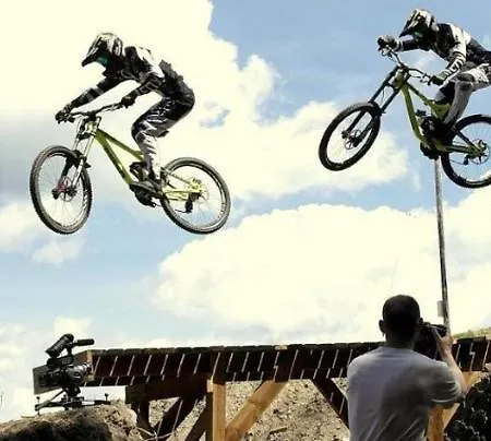 A La Montagne ,vue Sur Les Pistes * ラ・ブレス